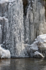 冬の奥入瀬渓流　氷柱