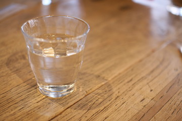 水