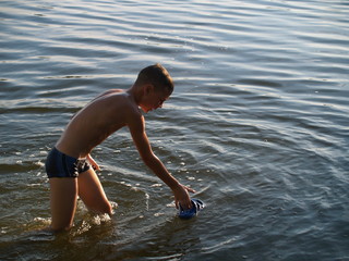 Fototapeta premium children bathe in the river