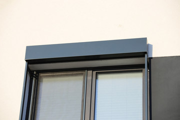 Fenster mit Vorbaurollladen