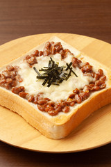 納豆トースト