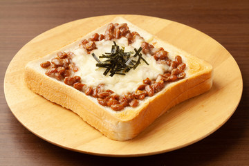 納豆トースト