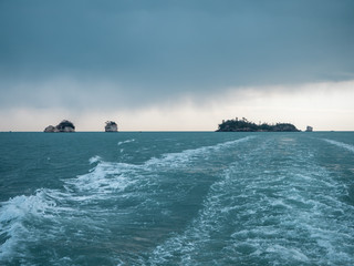 日本三景、松島の島巡り観光船からの景色。