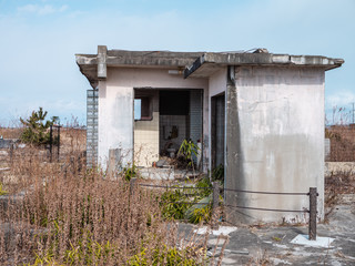 東日本大震災の被災地、荒浜地区に残っている住宅の跡。