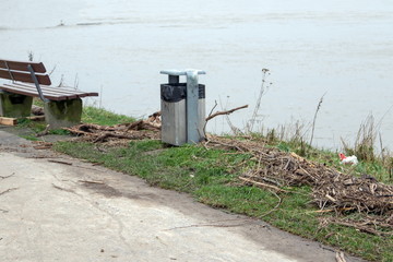 Fototapeta na wymiar Hochwasser am Rhein in Deutschland
