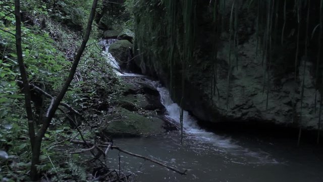 cascada en gruta  de jalisco
