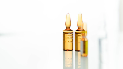 Fármacos medicinas ampollas © CarlosG