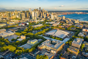 Obraz premium Aerial photo of the Seattle from Queen Anne