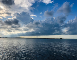 Fototapeta premium sky meets water