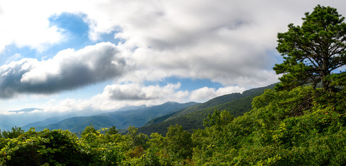 Fototapeta na wymiar Appalachian Mountain View Along the Blue Ridge Parkway