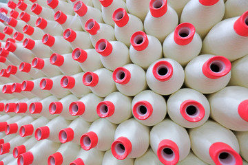 Cotton yarn ball on production line