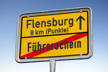Ortsausgangsschild Flensburg, Führerscheinentzug, (Symbolbild)