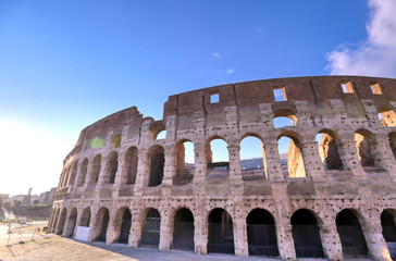 Obraz premium The Roman Colosseum in located in Rome, Italy.