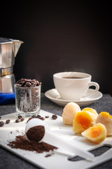 Fresh coffee brewed with moka pot, good coffee beans must have oil coated, coffee with delicious Chinese pastries