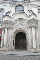 Fototapeta na wymiar baroque style portal