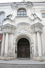 Fototapeta na wymiar baroque style portal