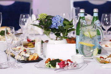 Delicious food on your banquet or wedding from the best restaurants in your city.