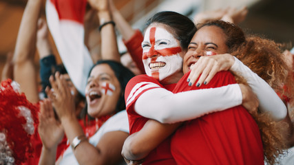 Fototapeta English spectators celebrating their team's victory obraz