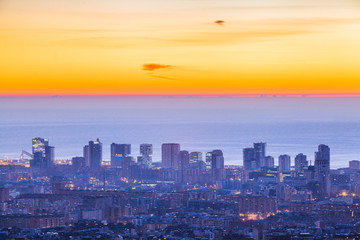 Obraz premium Beautiful sunrise in Barcelona