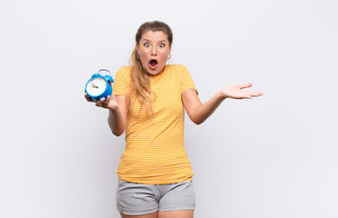  feeling extremely shocked and surprised, anxious and panicking, with a stressed and horrified look