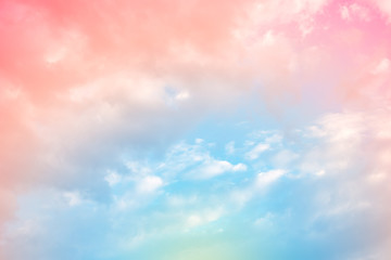 Naklejki  chmura w tle w pastelowym kolorze