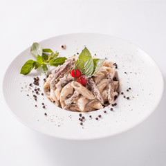 Alfredo Pasta beef mint