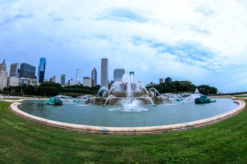Fototapeta premium Central Fountain in the Heart of Chicago, USA