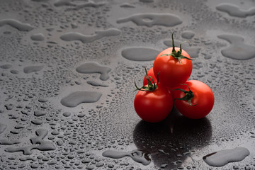 Tomates cerises cherry fresh splash action movement vegetarian, vitamin, ecology texture