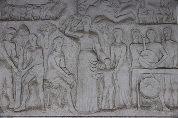 Statue del quartiere Eur a Roma