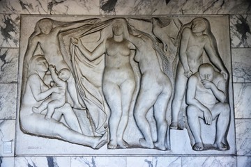 Statue del quartiere Eur a Roma