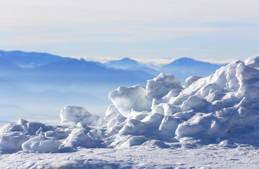 Fototapeta na wymiar ice in mountains