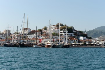 Fototapeta na wymiar View of the city of Marmaris from the sea 