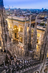 Naklejka premium Dom zu Mailand mit Blick auf die Victor-Emanuel-Passage