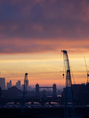 Obraz premium Epic dawn sunrise landscape cityscape over London city sykline looking East along River Thames