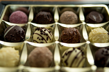 sphere chocolate cakes