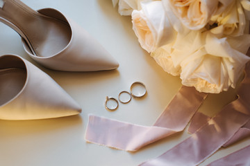 wedding rings and details