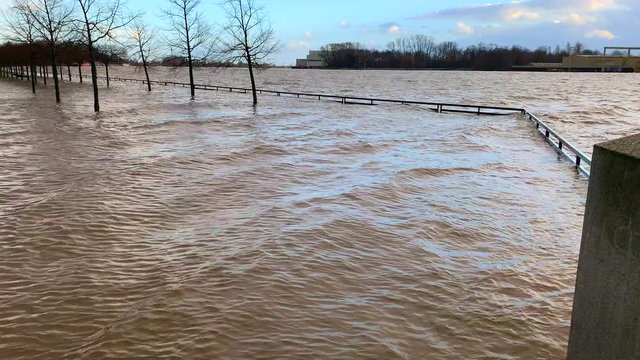 Bremer Weserpromenade has been hit by floods and a strong storm