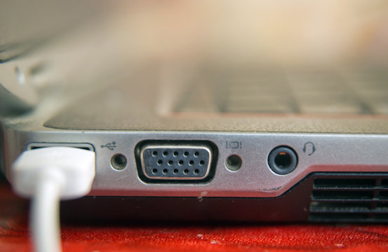 For training and seminar on the projector.High quality signal cable for professional work.Technology .Various Input and Output Ports . connecting the audio and video system of notebook to projector. - Powered by Adobe