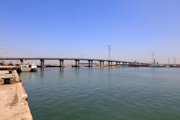 Fototapeta na wymiar Bridge construction at the seaside