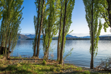 Fototapeta na wymiar Lake in New Zealand, New Zealand Landscape, Popular Travel Destination
