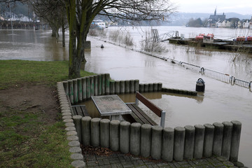 Rheinpromenade in Vallendar bei Hochwasser im Februar 2020 - Stockfoto