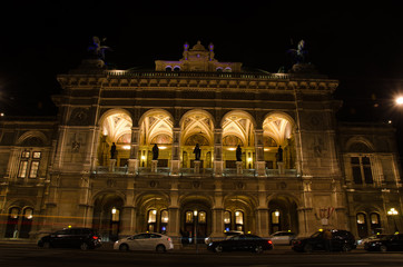 Fototapeta na wymiar Opera de Vienne de nuit 
