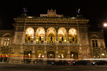 Fototapeta na wymiar Opera de Vienne de nuit 