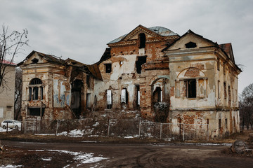 Fototapeta na wymiar Old ruined abandoned mansion. Gorozhanka, former Venevitinov manor, Voronezh Region
