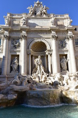 Fototapeta na wymiar Fontana di Trevi with blue sky. Rome, Italy.