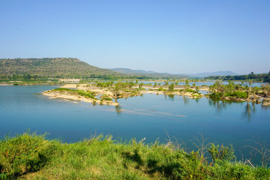 25/12/2019: song-si-river, Khong Chiam Ubonratchathani, Thailand © fordzolo