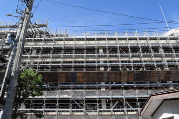 建設工事現場の足場