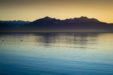 Berge und See am Abend - Sonnenuntergang am Chiemsee