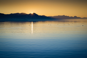 Berge und See im Sonnenuntergang - Abend am Chiemsee