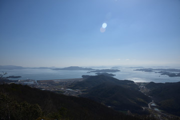 日本の岡山県の美しい山の風景